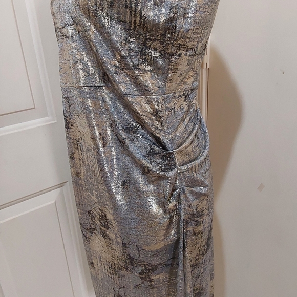 🌺 Like New CL/Countess Luann Asymetrical Shoulder Dress - Picture 4 of 13